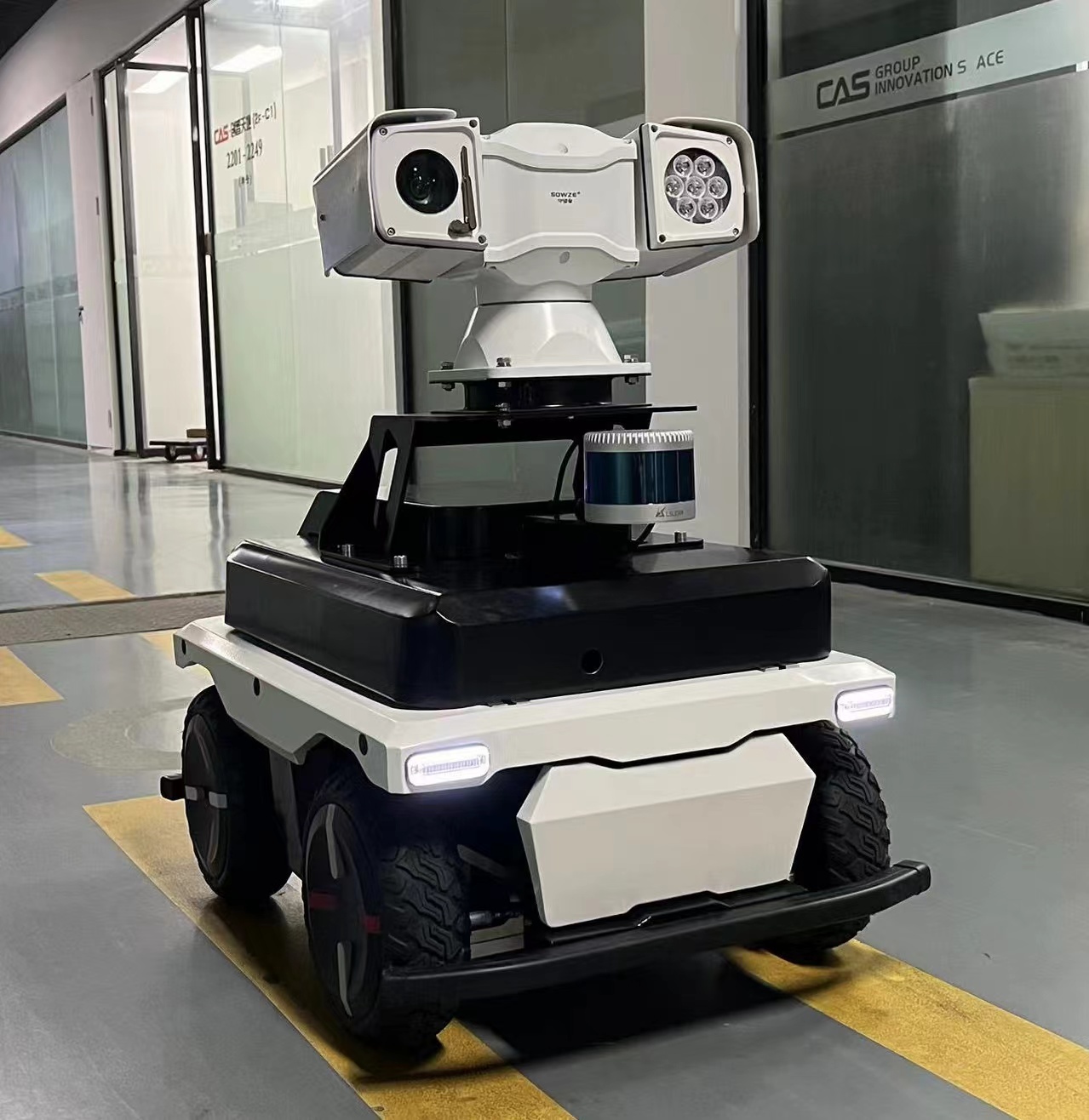 電動四輪UGVプラットフォーム全地形対応車両シャーシ、検査用 - Robot Chassis のレビューと価格